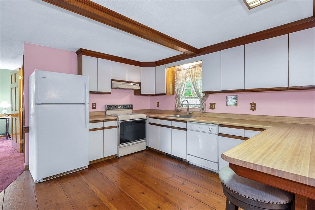 48 Cannington St, Lowell, MA, 48 Cannington St, Lowell, MA Photo #8