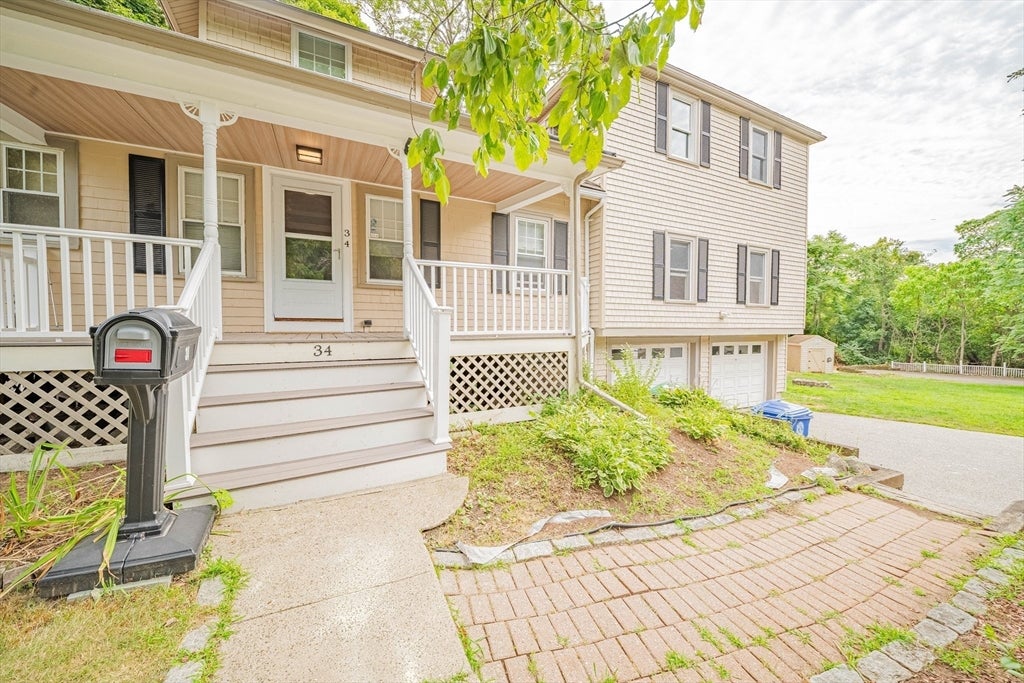 34 Dewey Ave