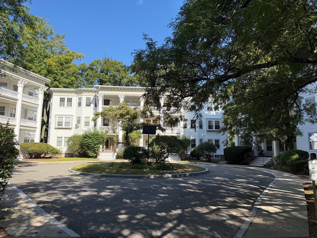 132 Middlesex Rd #1, Brookline, MA Photo #1
