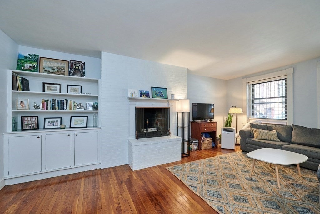 183 Marlborough Street B