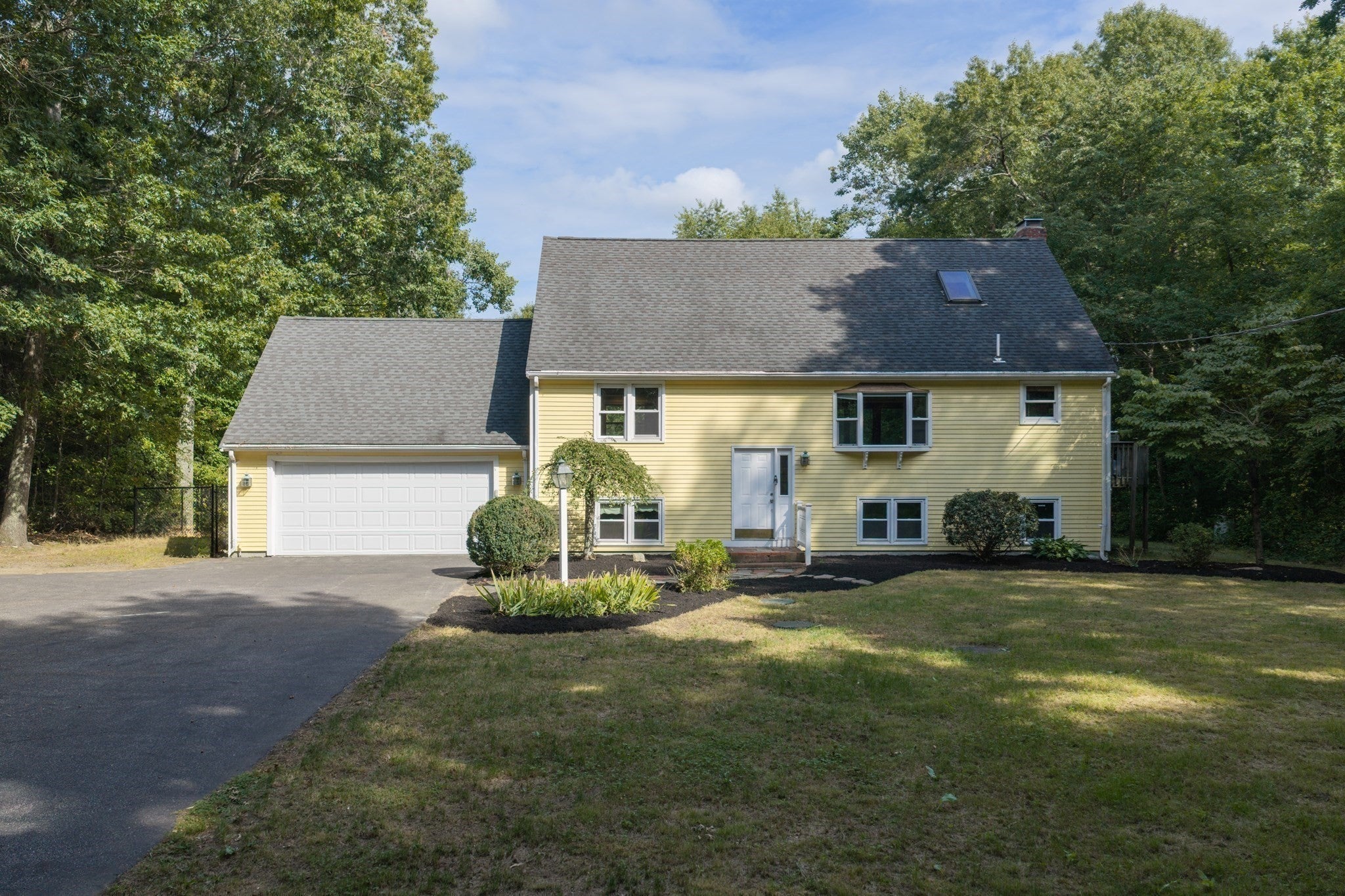 Photo of 15 N Precinct St, Lakeville, MA