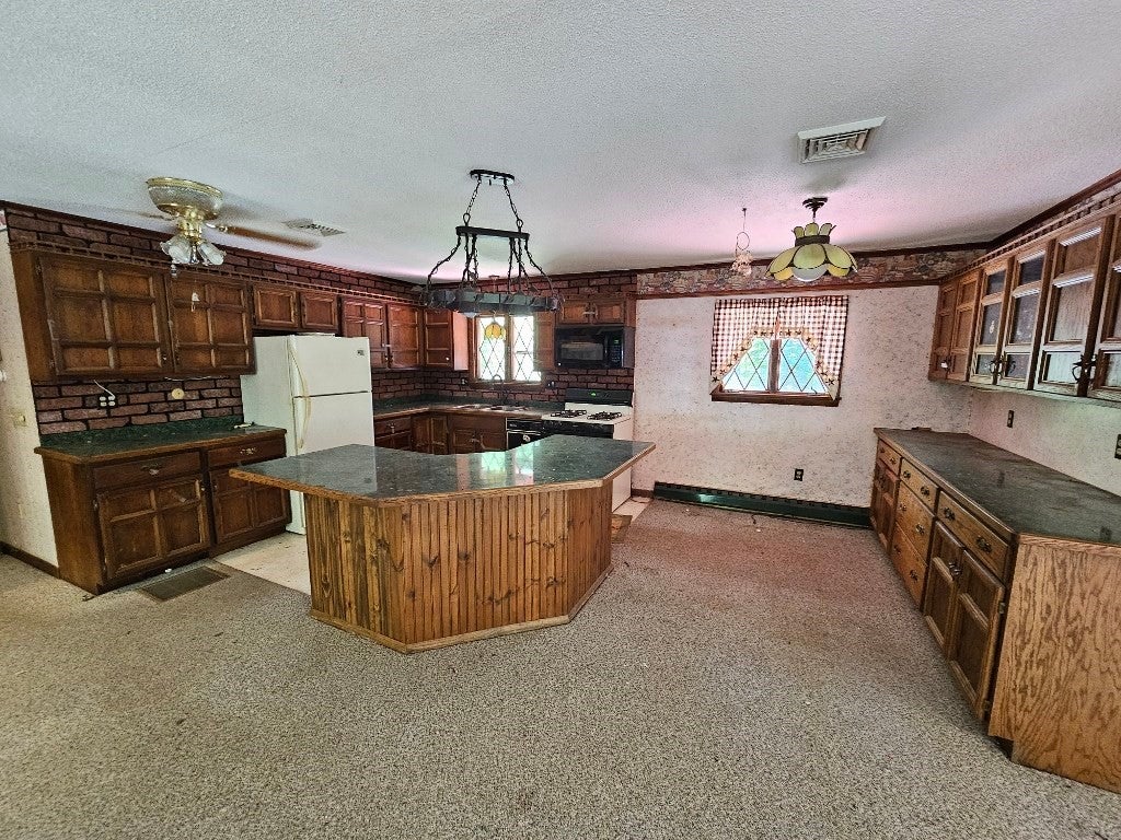 135 Peck Brothers Rd, Monson, MA Photo #11