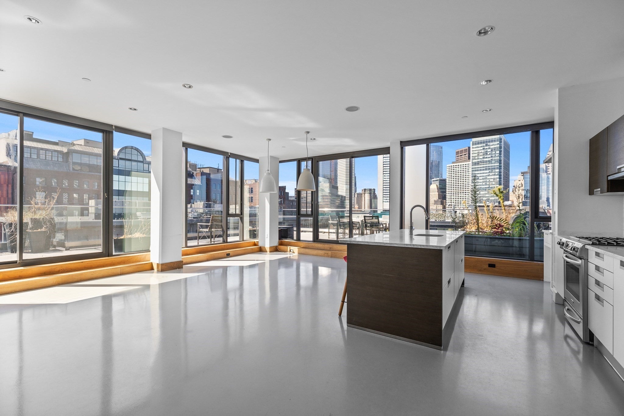 346 Congress St PH 701, Boston, MA Photo #1