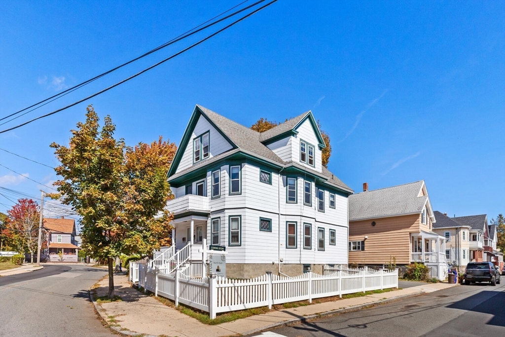 117-119 Rockwell Street