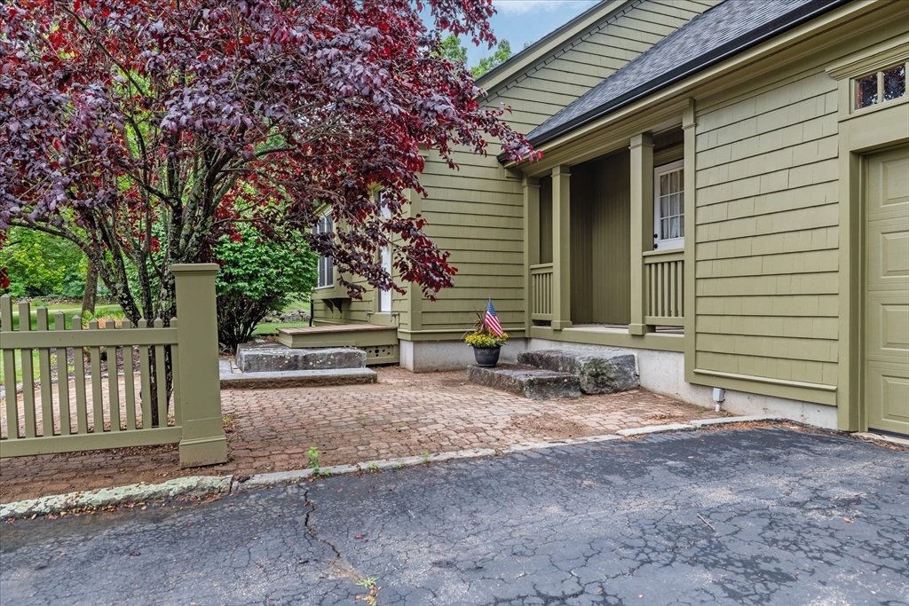 2 Sherwood Dr
