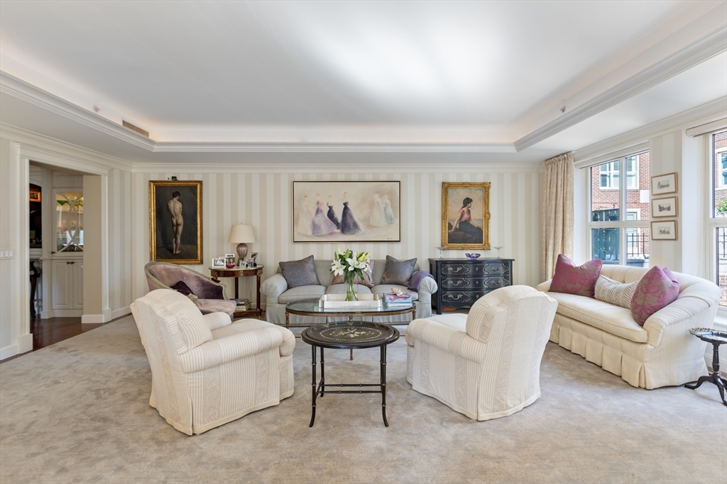 300 Boylston St 517