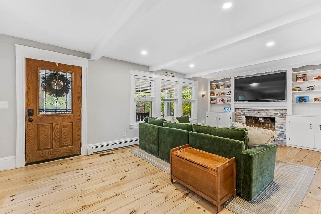 449 N Elm St