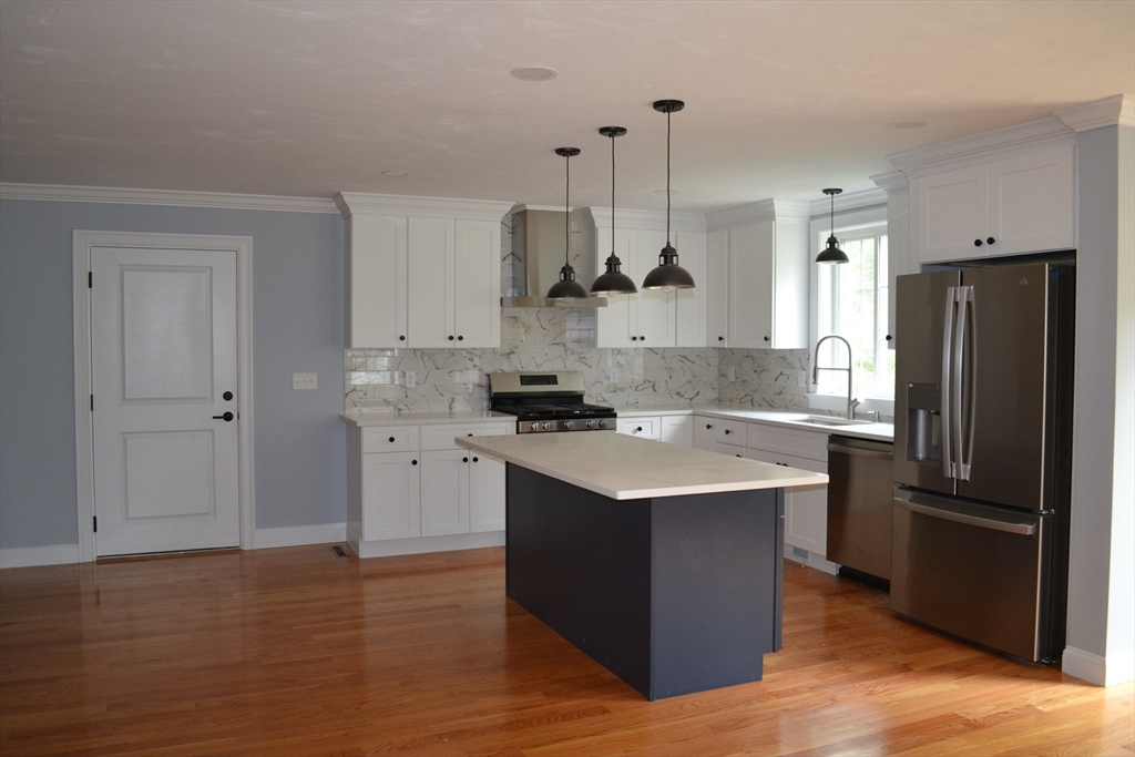 28 Barrows St