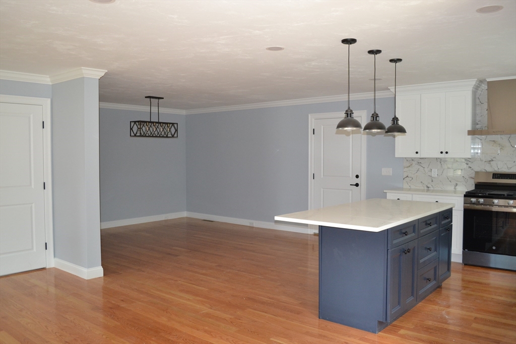28 Barrows St