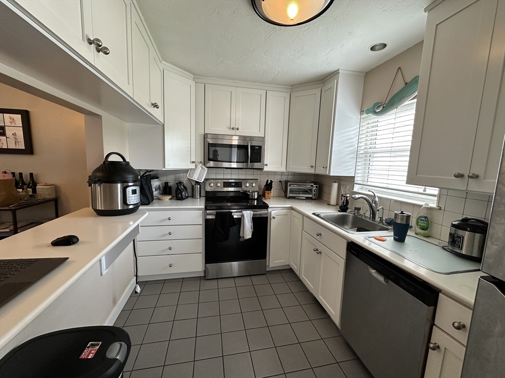 2249 Commonwealth Ave 00
