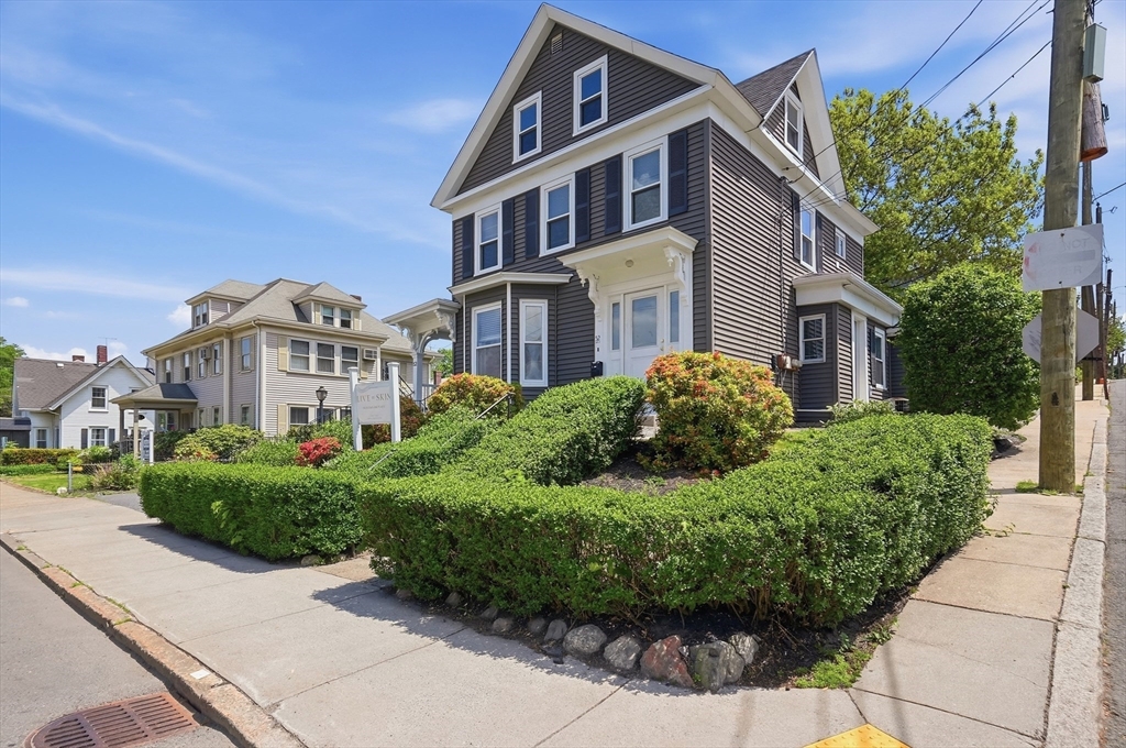 52 Pleasant Street