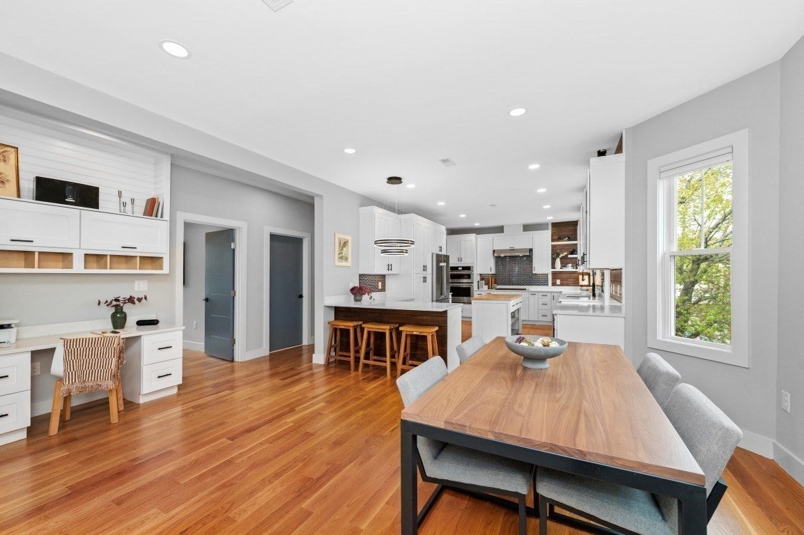61 Paul Revere Rd 2