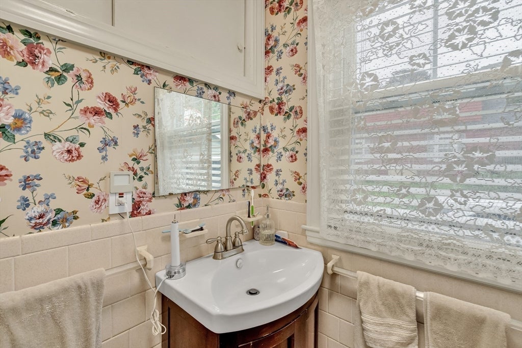 10 Vernon Street, Maynard, MA, 10 Vernon Street, Maynard, MA Photo #10