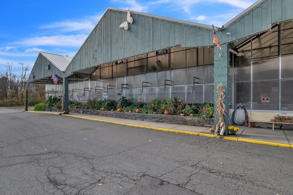 281 Greenfield Rd