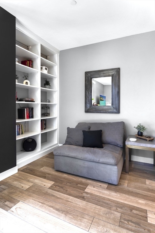 642 Main 203