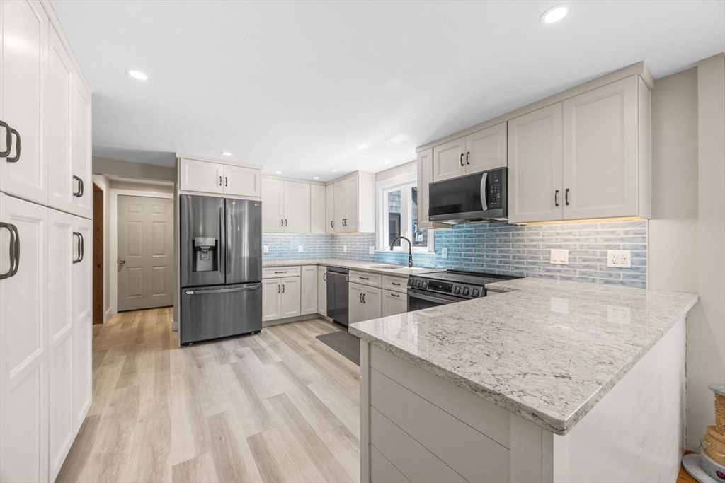 Brewster, Massachusetts 02631, United States, 3 Bedrooms Bedrooms, ,2 BathroomsBathrooms,Residential,Active,173783