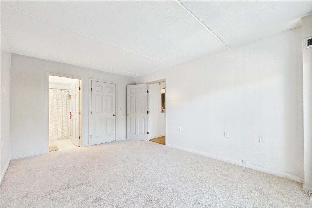 4975 Washington St #310, Boston, MA Photo #16