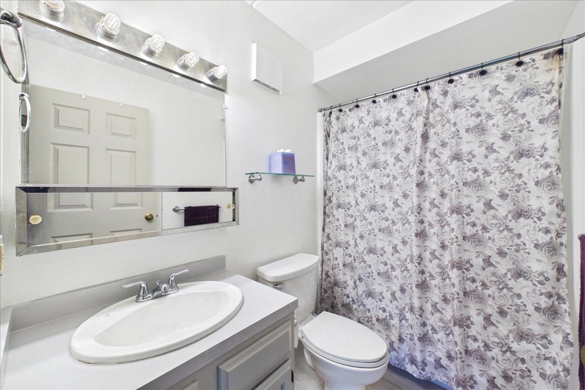 4975 Washington St #310, Boston, MA Photo #24