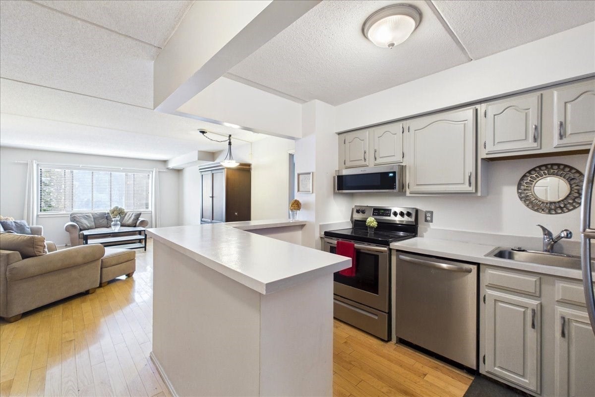 4975 Washington St #310, Boston, MA Photo #9