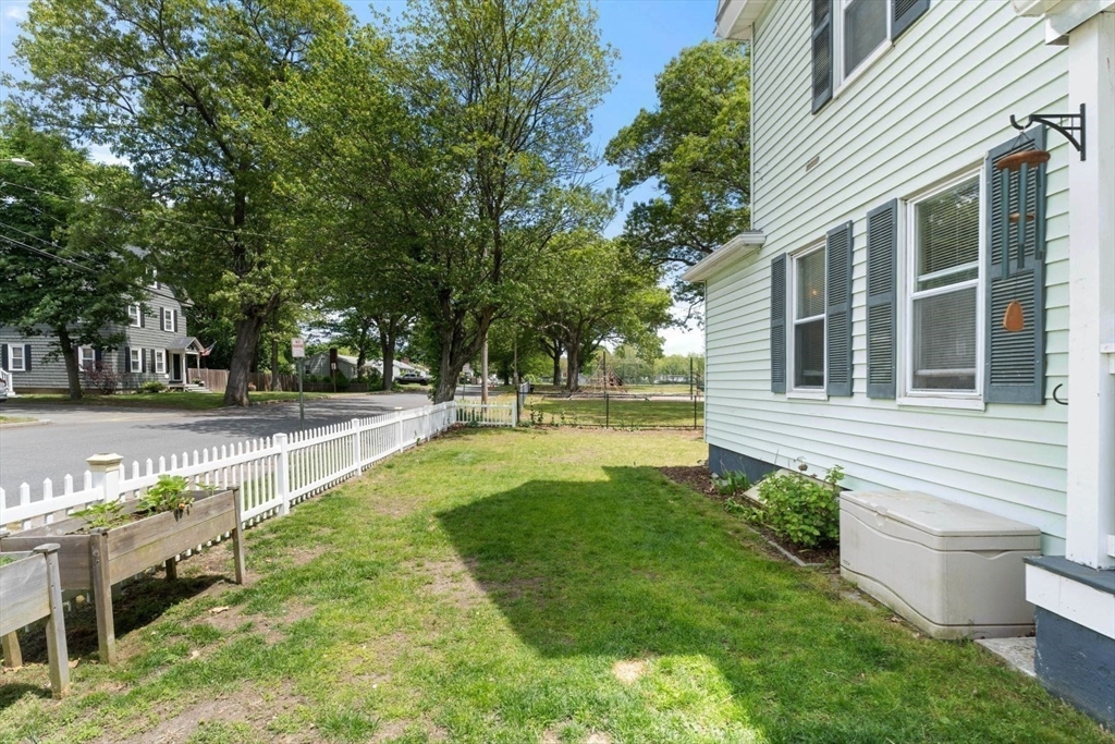 76 Central St