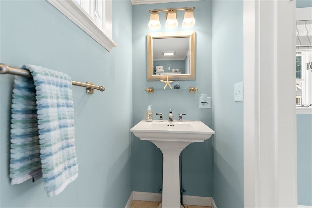 21 Bertram St, Beverly, MA Photo #20