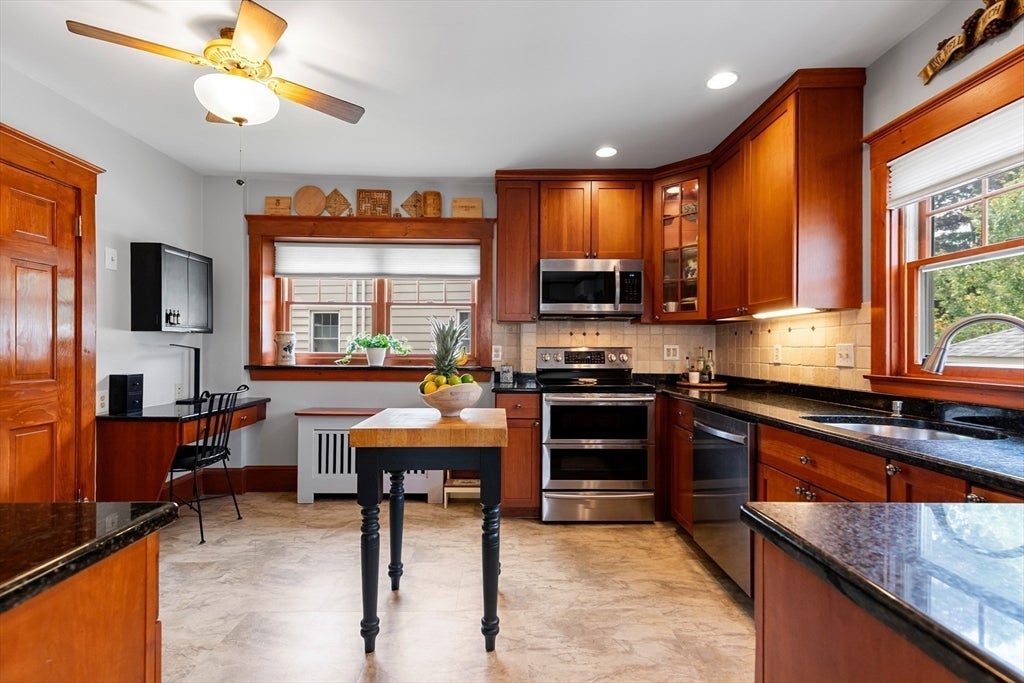 21 Bertram St, Beverly, MA Photo #12