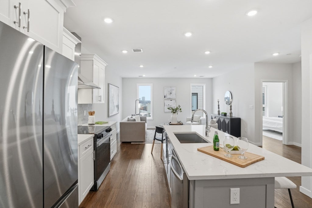 267 Old Colony 602