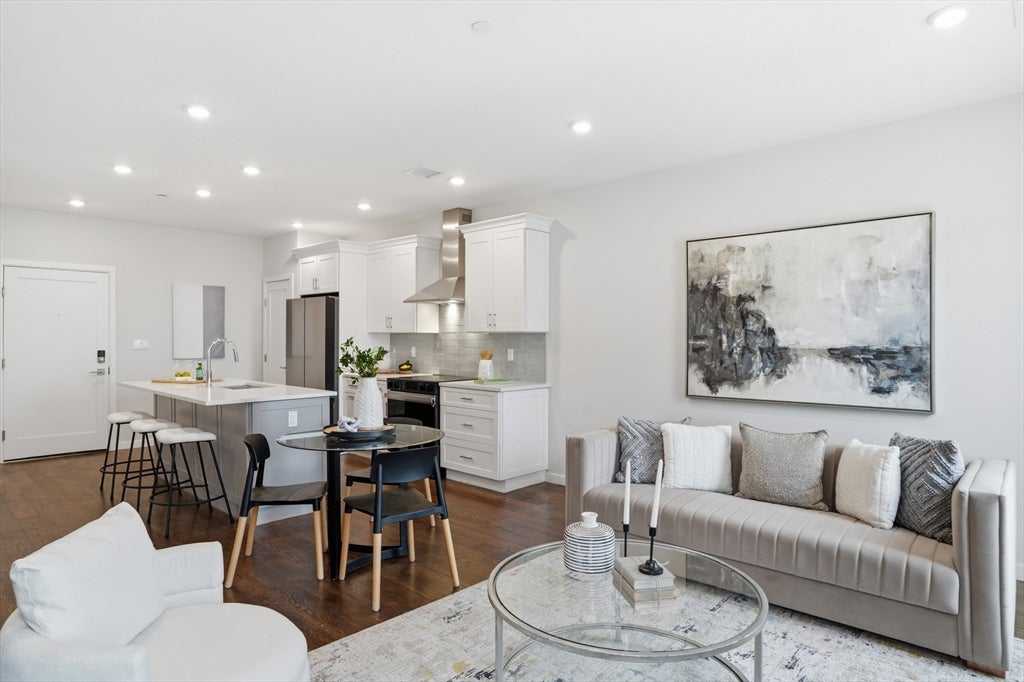 267 Old Colony 602