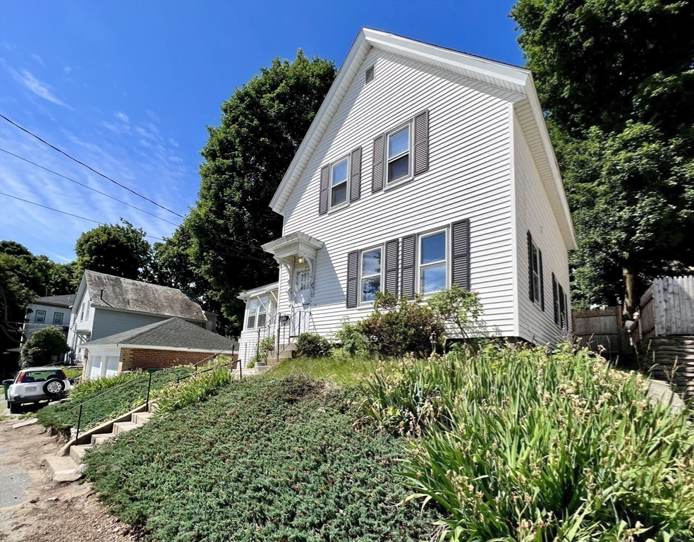 15 Hale St