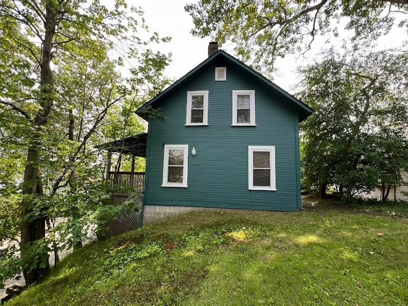 326 Bridle Path