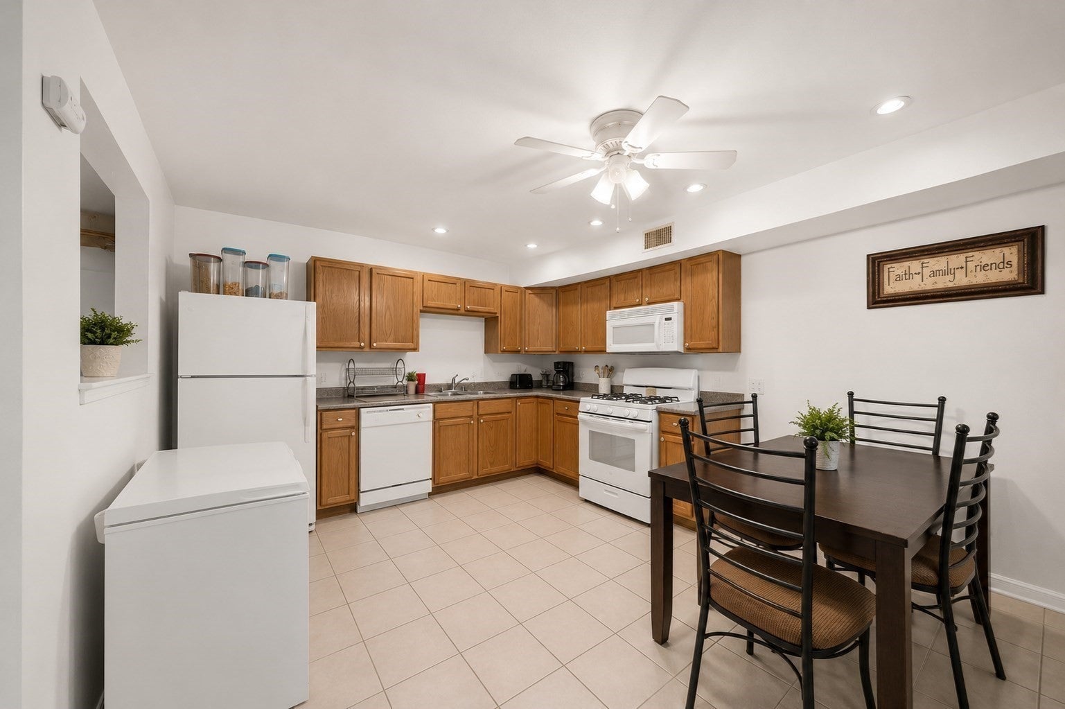 526 3rd St, Fall River, MA, 526 3rd St, Fall River, MA Photo #10