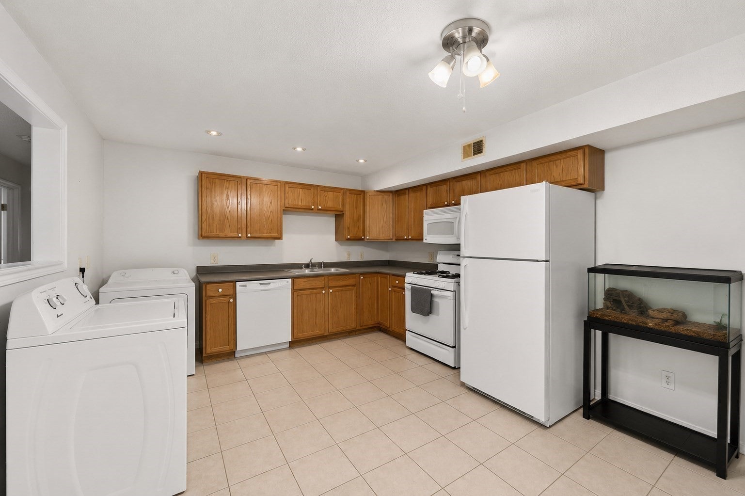 526 3rd St, Fall River, MA, 526 3rd St, Fall River, MA Photo #8