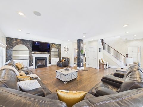 6 Angel Ct Westport MA 02790