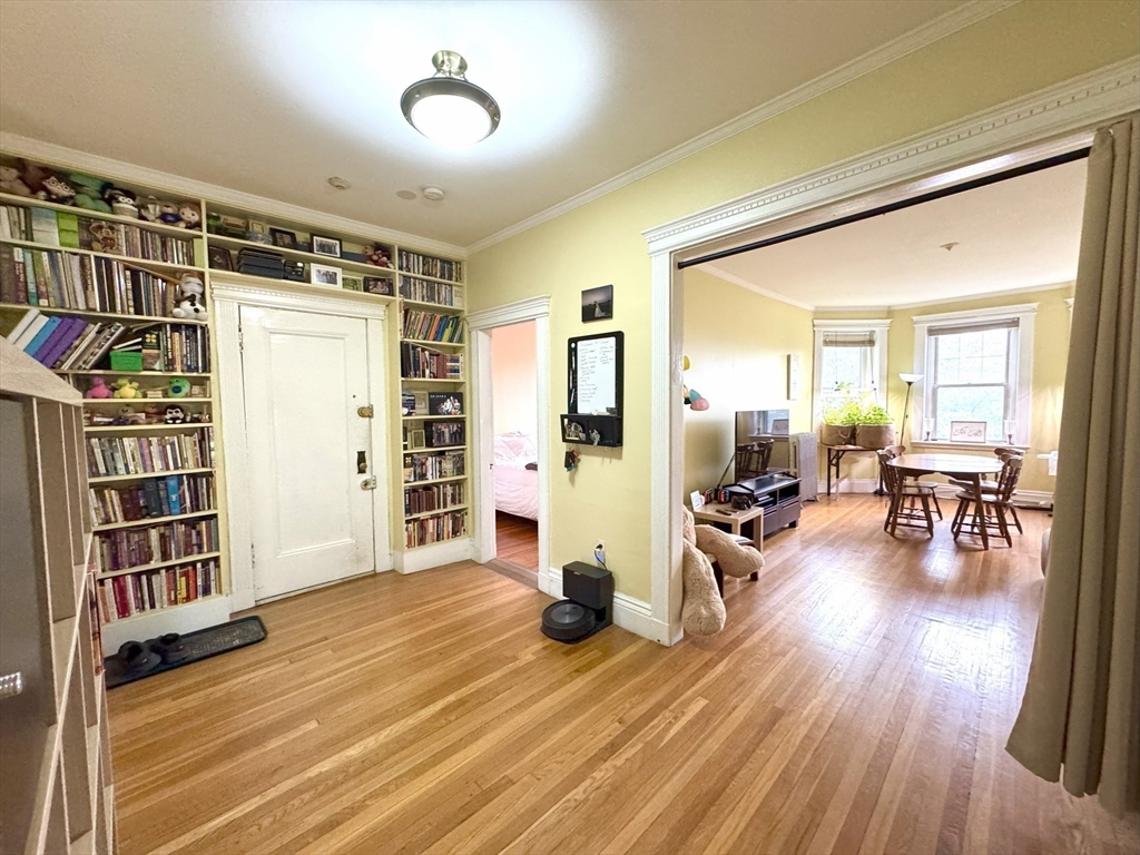 382 Riverway 8