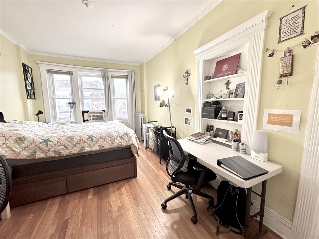 382 Riverway 8