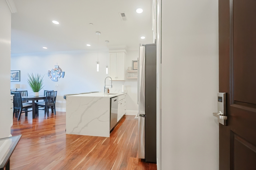 519 Broadway 302