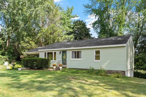 6 Argentine Street Leominster MA 01453