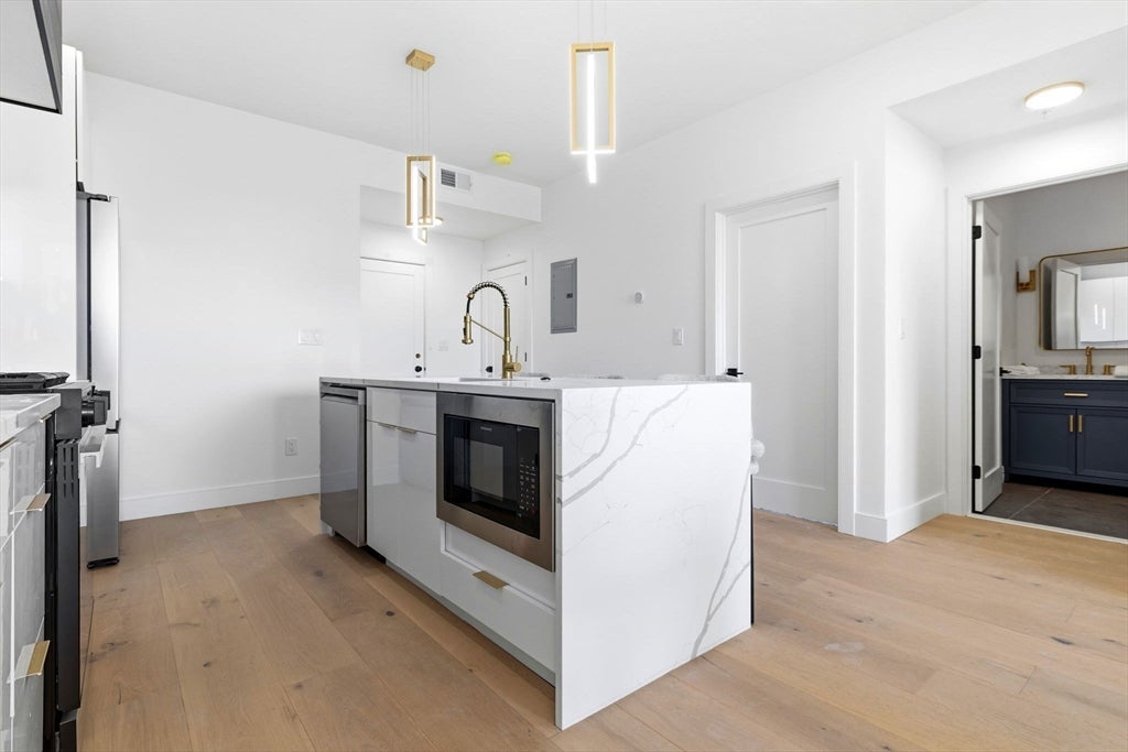 66 Mcgrath #201, Quincy, MA, 66 Mcgrath #201, Quincy, MA Photo #7