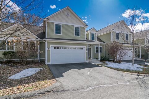 208 Pine Street 53 Amherst MA 01002