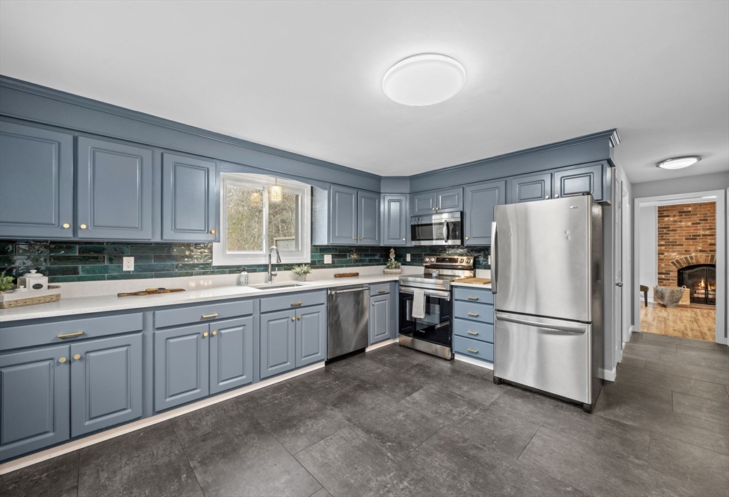 128 Quaker Meeting House Rd