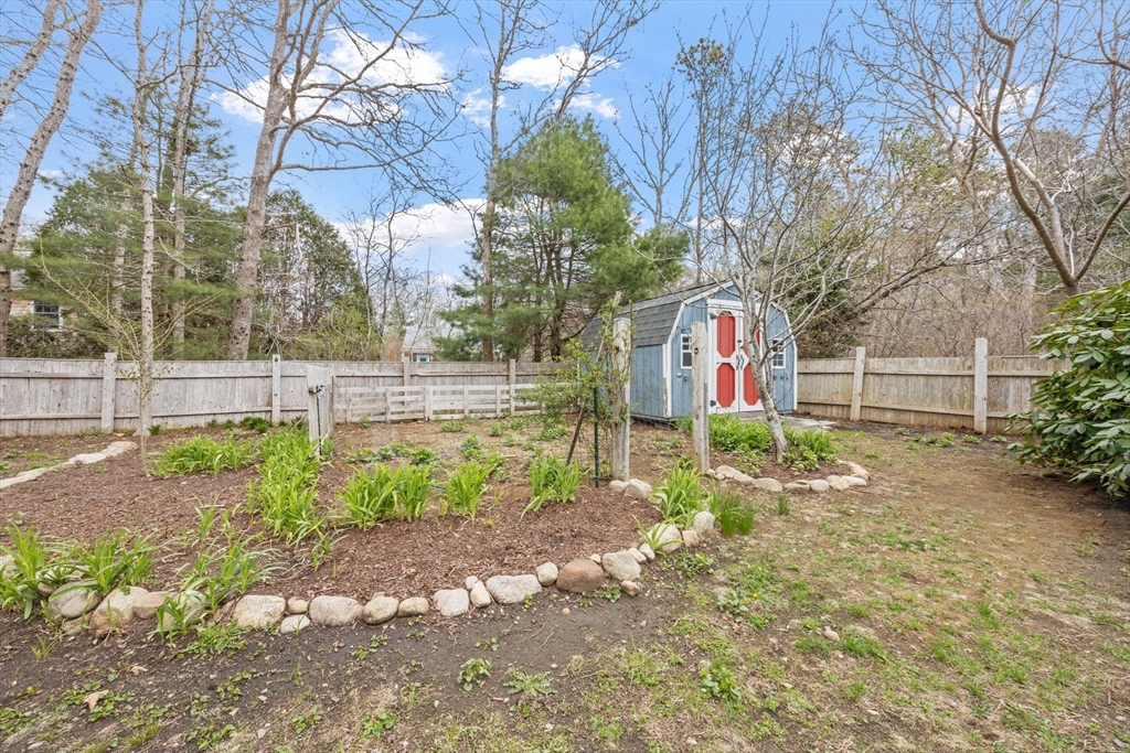 128 Quaker Meeting House Rd