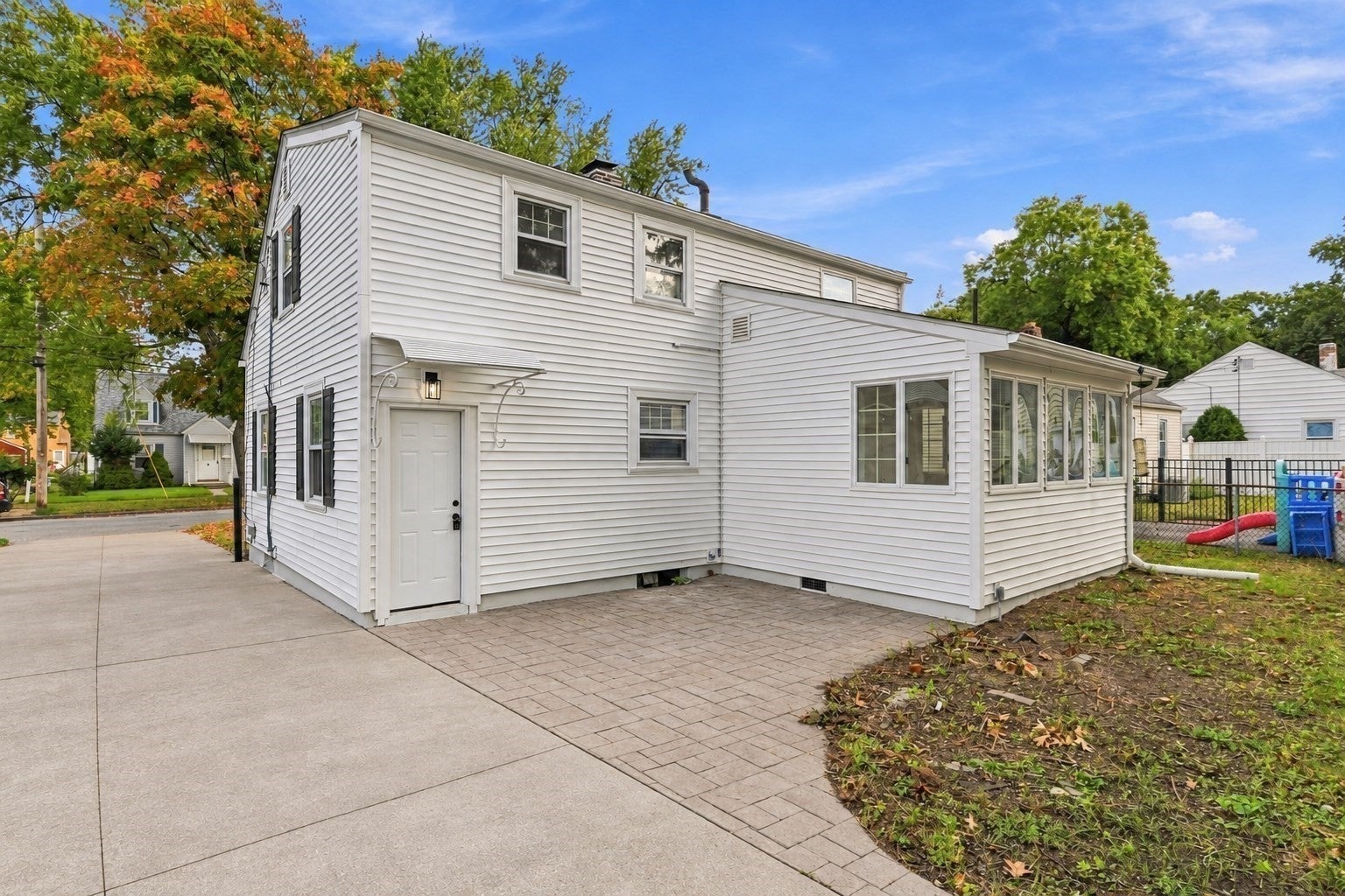 48 Dana St, Springfield, MA Photo #24
