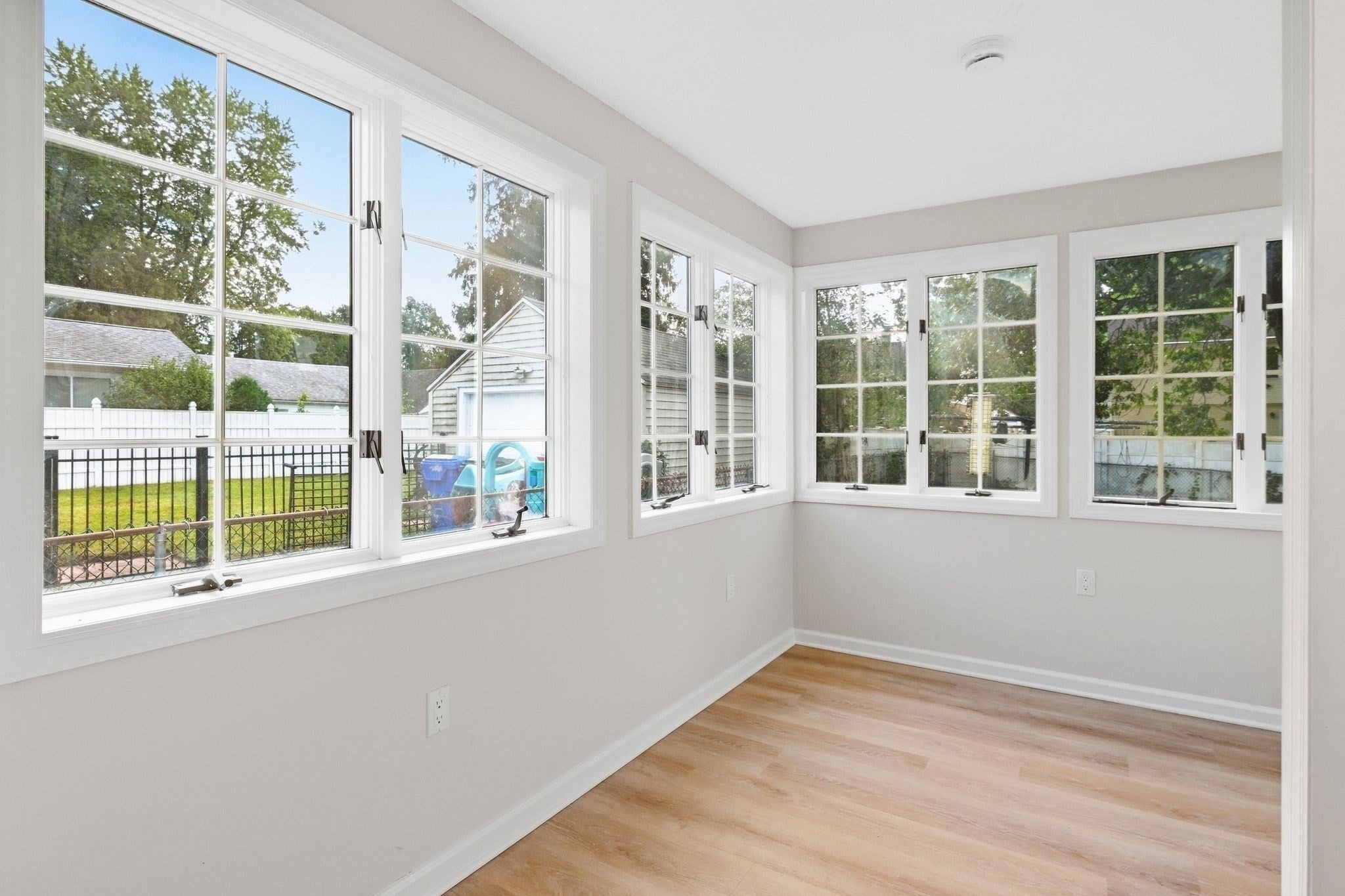 48 Dana St, Springfield, MA Photo #11
