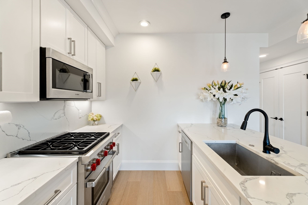 258-260 W 3rd St 2B