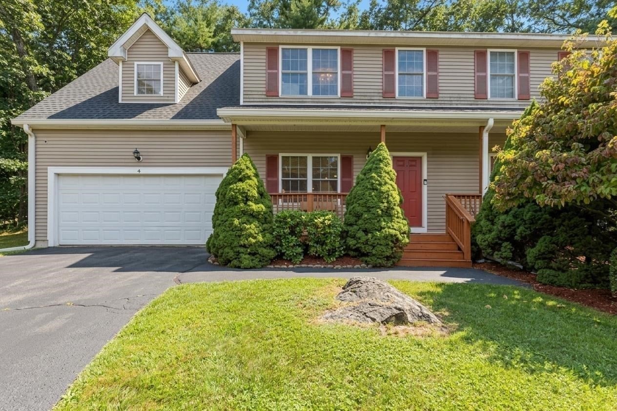 Photo of 4 Oakes Circle, Millbury, MA