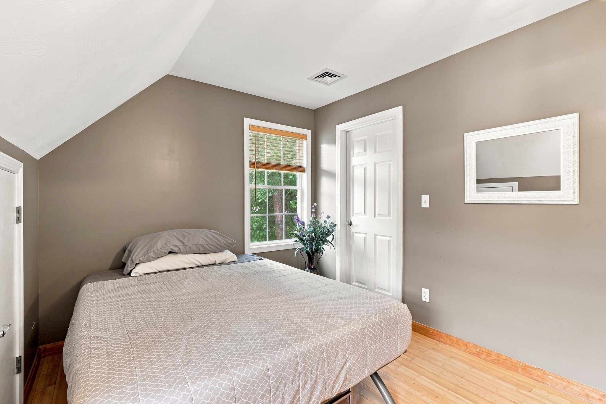 4 Oakes Circle #4, Millbury, MA Photo #26
