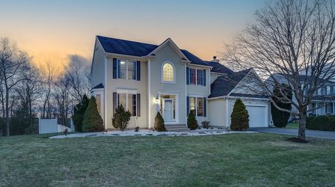15 Seaver Farm Ln Grafton MA 01560