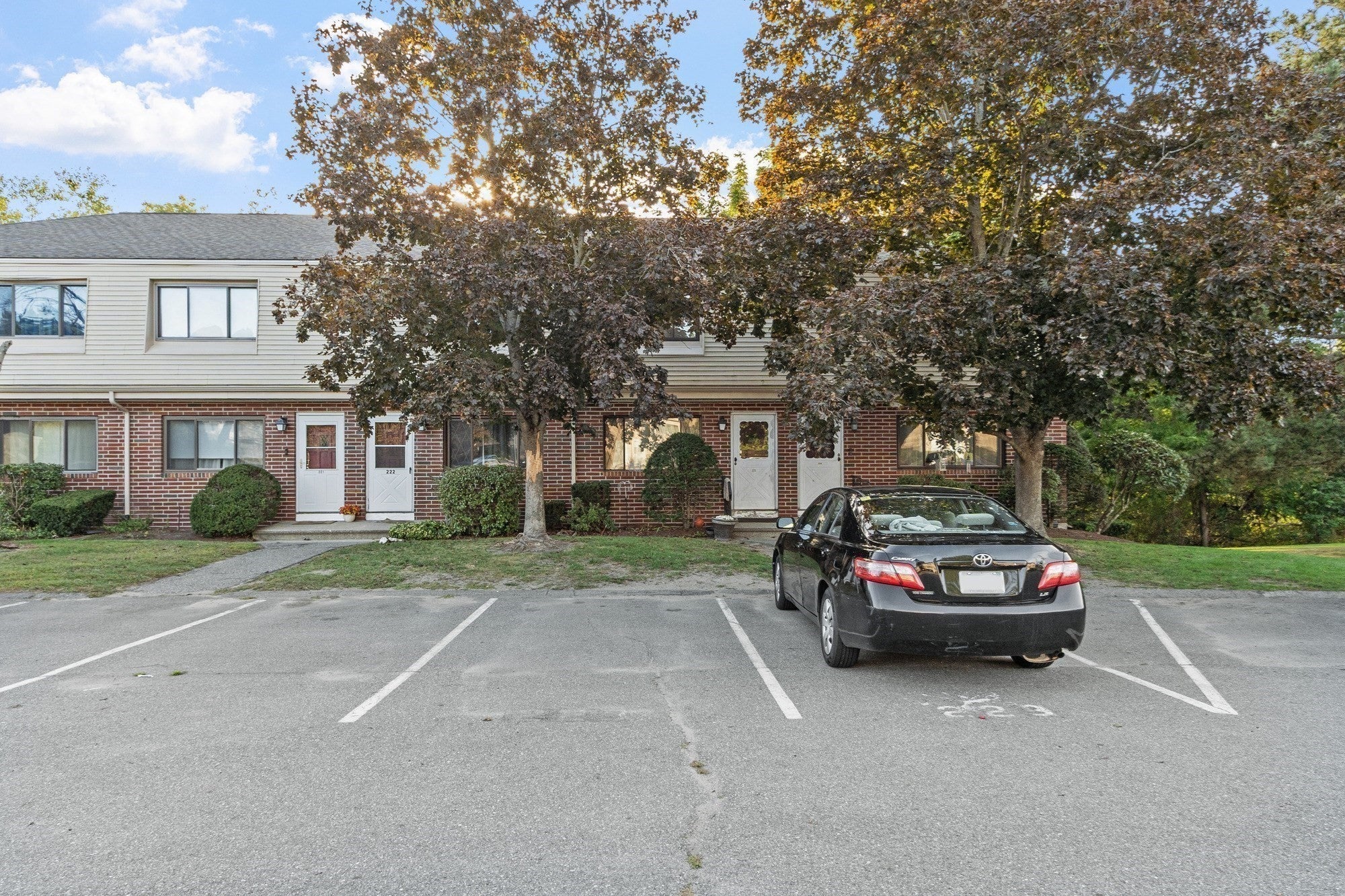 Photo of 223 Farrwood Dr, Haverhill, MA