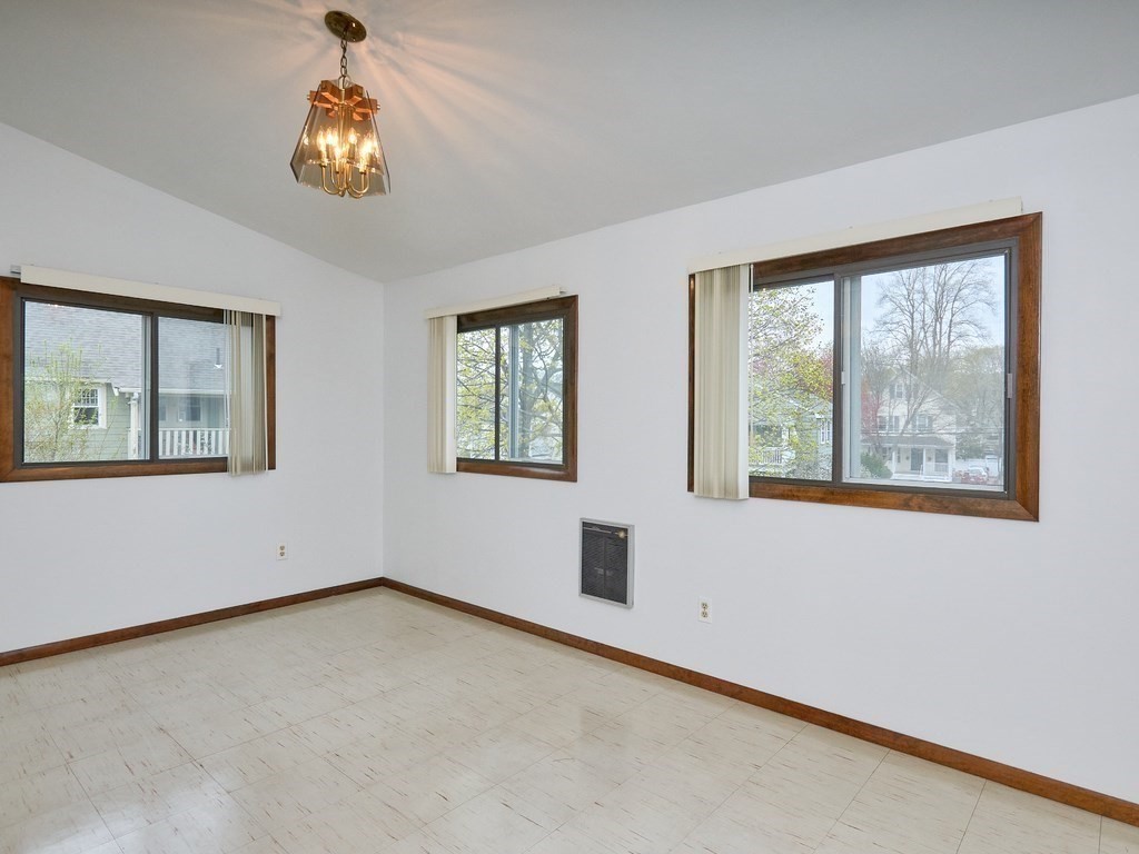 Belmont, Massachusetts 02478, United States, 3 Bedrooms Bedrooms, ,1 BathroomBathrooms,Residential,Active,100204