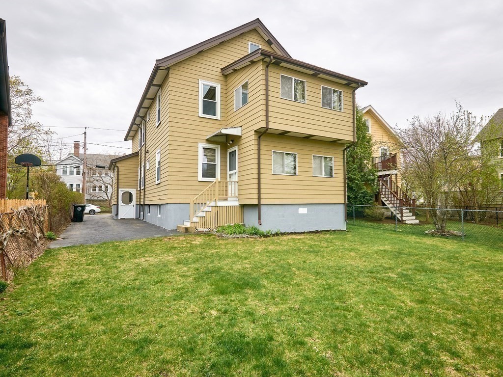 Belmont, Massachusetts 02478, United States, 3 Bedrooms Bedrooms, ,1 BathroomBathrooms,Residential,Active,100204